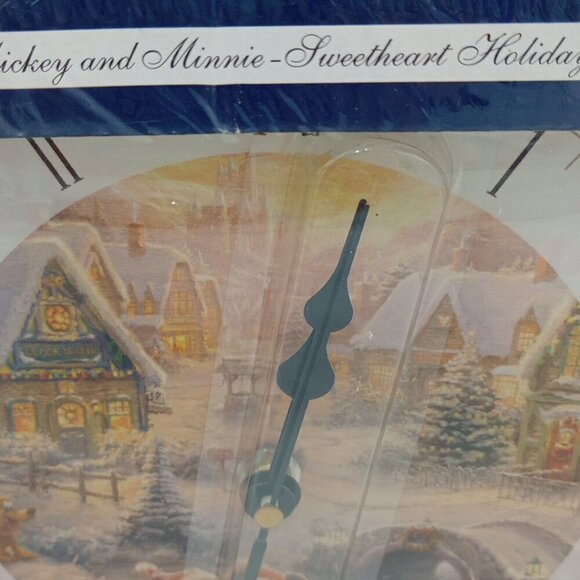 Thomas Kinkade 2016 Disney Mickey & Minnie Sweetheart Holiday Glass Wall Clock - Picture 5 of 7